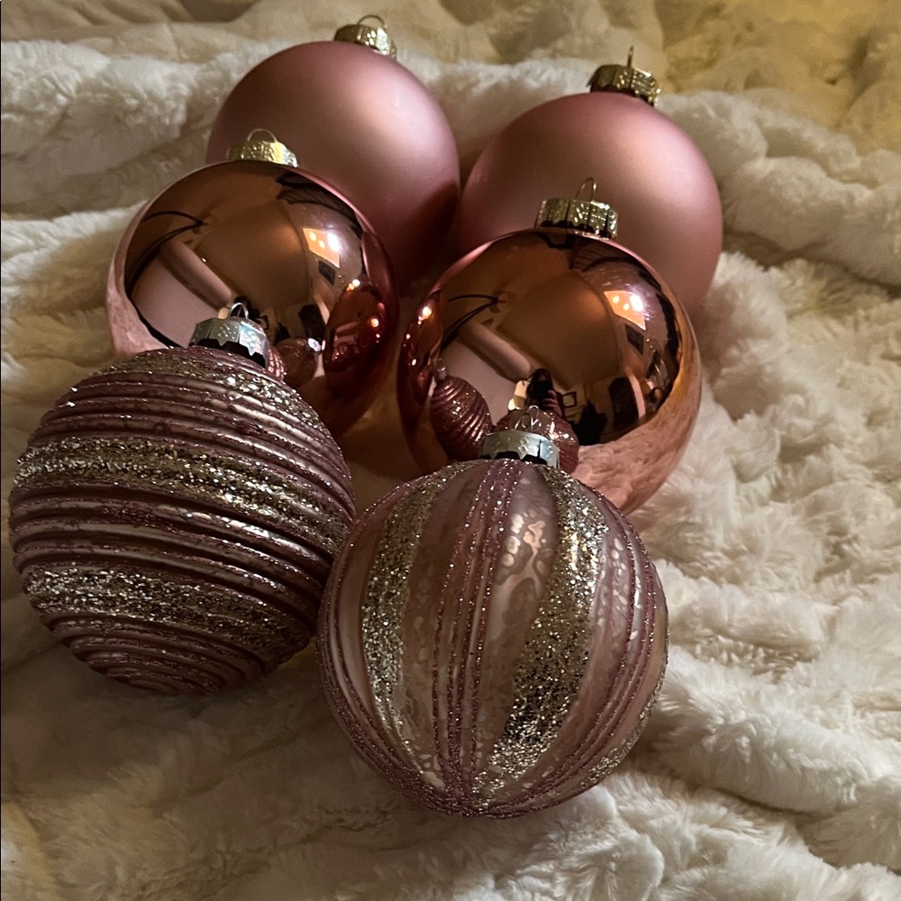 Elegant Rose Gold Holiday Ornaments Set